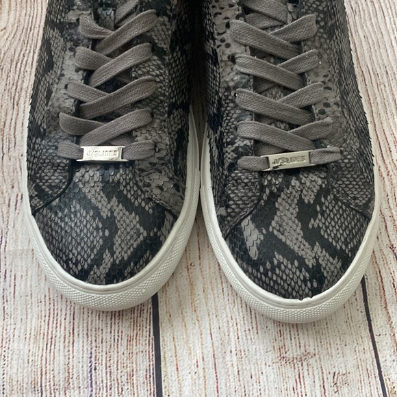 J Slides sneakers/8 - Picture 4 of 6